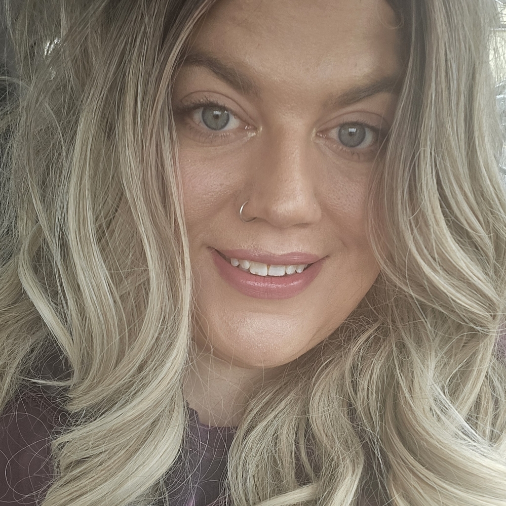 Meet your Posher, Kayla